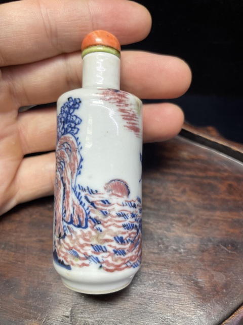 古玩陶瓷清中期青花釉里紅人物鼻煙壺拍賣(mài)，當(dāng)前價(jià)格9999元