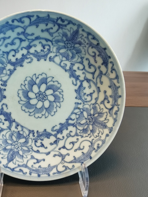 古玩陶瓷大清嘉慶年製官窯本朝款青花淡描花卉紋盤拍賣，當前價格850元
