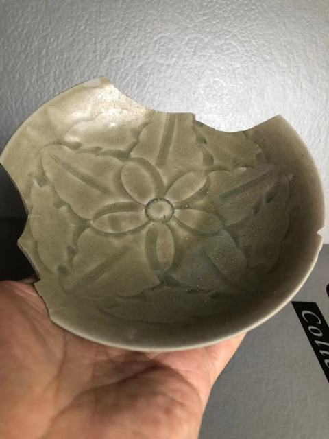 古玩陶瓷宋寺龍口青瓷刻花盤拍賣,當前價格0元