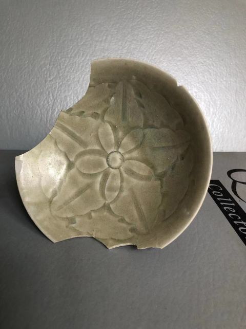 古玩陶瓷宋寺龍口青瓷刻花盤拍賣,當前價格0元