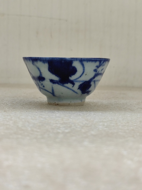 古玩陶瓷清中期青花花卉紋茶杯拍賣,當(dāng)前價(jià)格398元