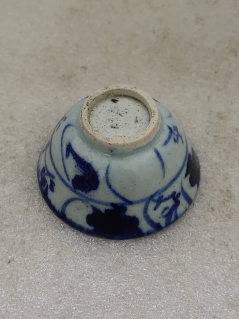 古玩陶瓷清中期青花花卉紋茶杯拍賣,當(dāng)前價(jià)格398元