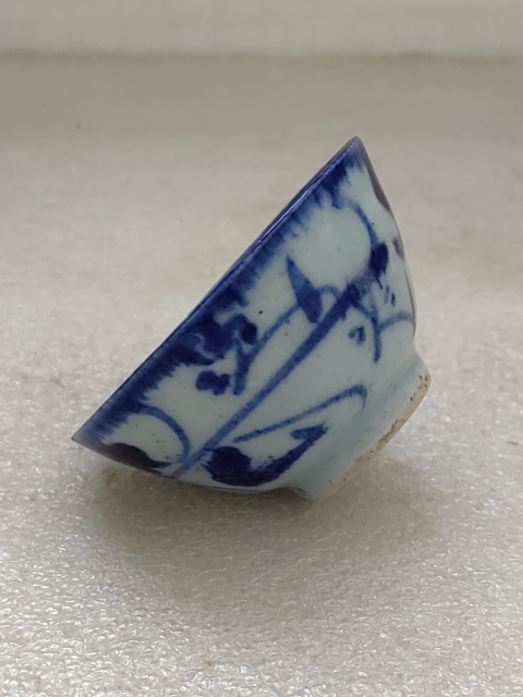 古玩陶瓷清中期青花花卉紋茶杯拍賣,當(dāng)前價(jià)格398元