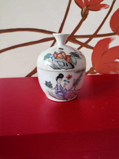 古玩陶瓷人物紋蓋缸拍賣，當(dāng)前價(jià)格1500元