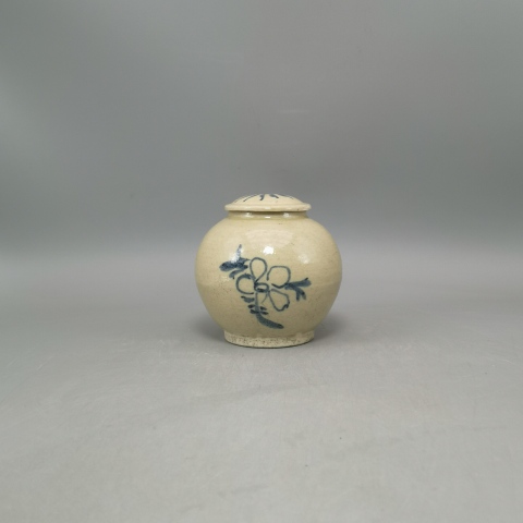 古玩陶瓷明晚期花卉紋青花蓋罐拍賣(mài),當(dāng)前價(jià)格850元