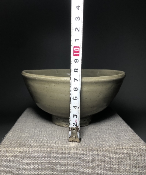 古玩陶瓷元,龍泉青釉印花紋深腹碗拍賣,當前價格1600元