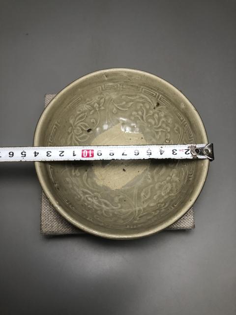 古玩陶瓷元,龍泉青釉印花紋深腹碗拍賣,當前價格1600元
