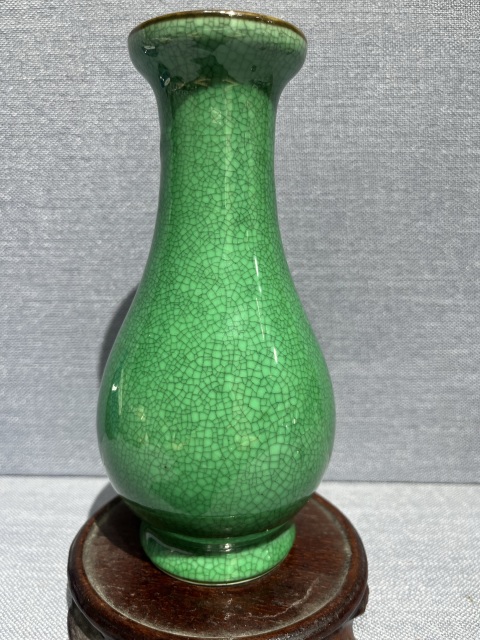 古玩陶瓷綠哥釉盤口瓶拍賣，當(dāng)前價(jià)格3500元