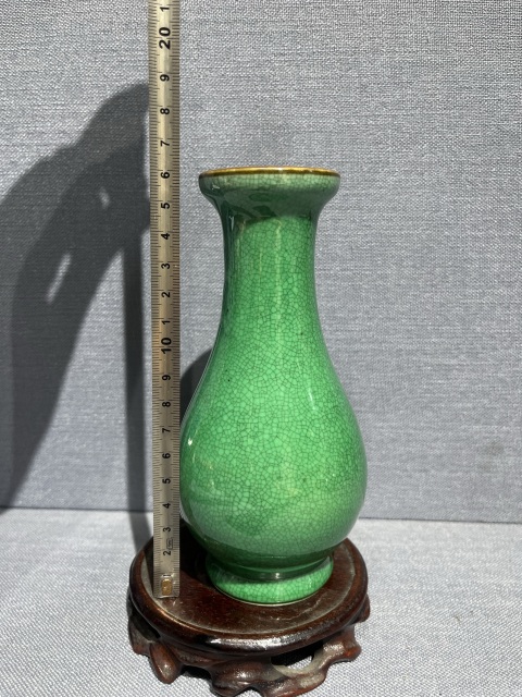 古玩陶瓷綠哥釉盤口瓶拍賣，當(dāng)前價(jià)格3500元