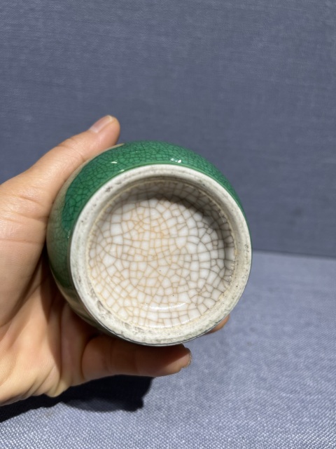 古玩陶瓷綠哥釉盤口瓶拍賣，當(dāng)前價(jià)格3500元