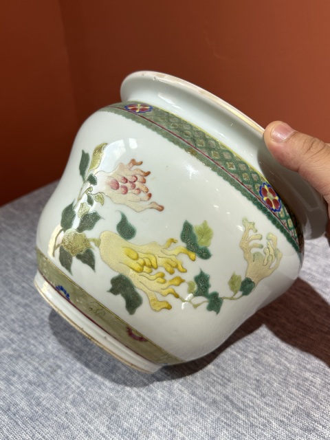 古玩陶瓷清代光緒粉彩三多紋花盆拍賣，當前價格22800元