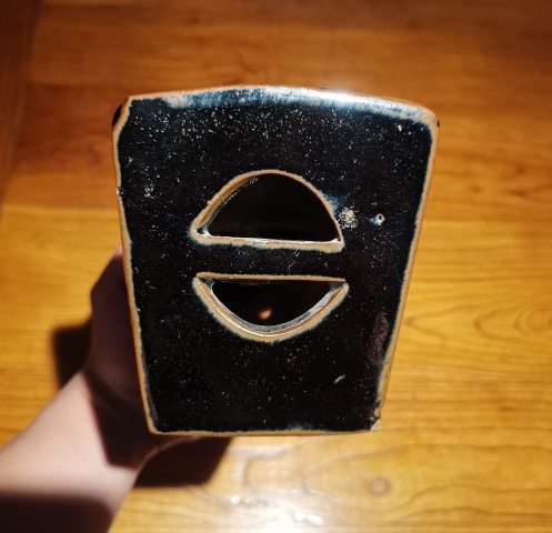 古玩陶瓷清代?窯變黑釉刻花鏤空瓷枕拍賣,當(dāng)前價(jià)格2300元