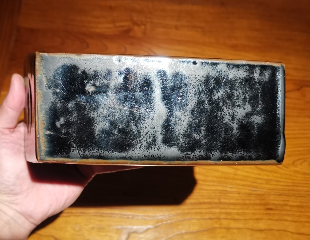 古玩陶瓷清代?窯變黑釉刻花鏤空瓷枕拍賣,當(dāng)前價(jià)格2300元