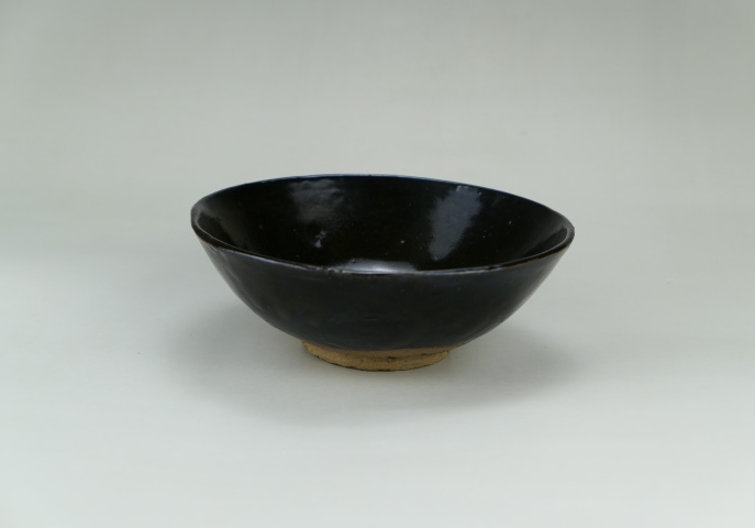 古玩陶瓷明代.黑釉茶碗(1368年-1644年)拍賣,當前價格230元