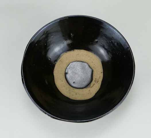 古玩陶瓷明代.黑釉茶碗(1368年-1644年)拍賣,當前價格230元