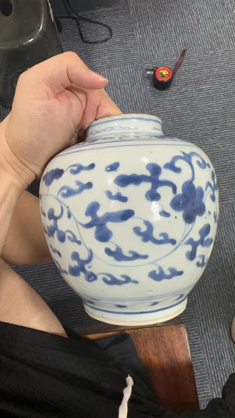 古玩陶瓷青花纏枝花卉紋罐拍賣,當前價格1580元