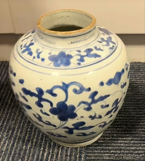 古玩陶瓷青花纏枝花卉紋罐拍賣,當前價格1580元