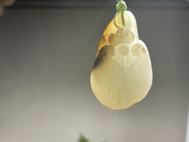 古玩玉器新疆和田獨籽玉吊墜拍賣，當前價格890元