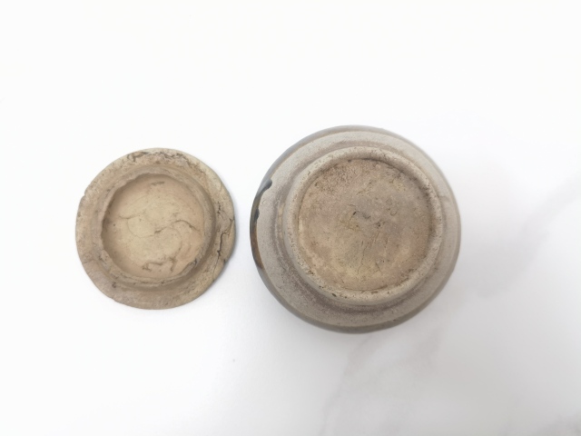 古玩陶瓷【紫煙閣】明代醬釉蓋罐拍賣，當前價格0元