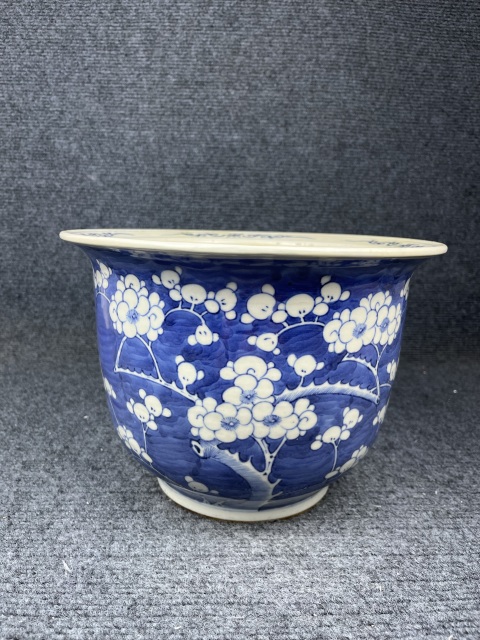 古玩陶瓷冰梅紋花盆拍賣,當前價格5588元