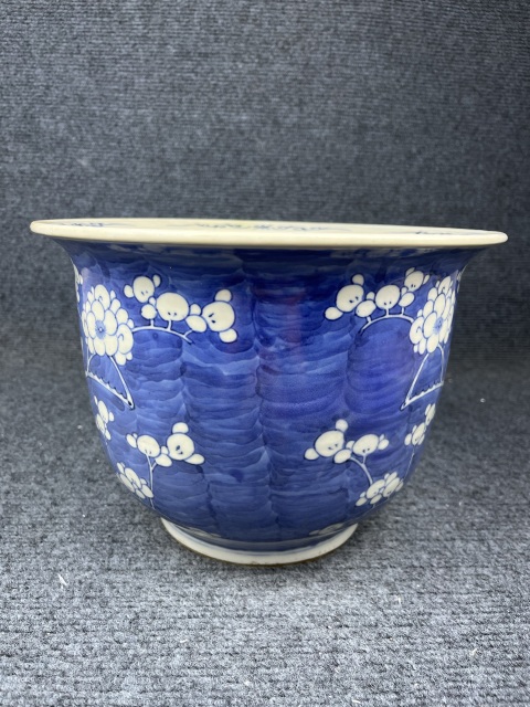 古玩陶瓷冰梅紋花盆拍賣,當前價格5588元