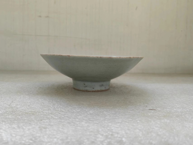 古玩陶瓷豆青釉高足盤拍賣,當前價格220元