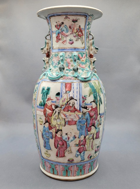 古玩陶瓷清中晚粉彩人物獅耳花口瓶拍賣，當前價格8800元