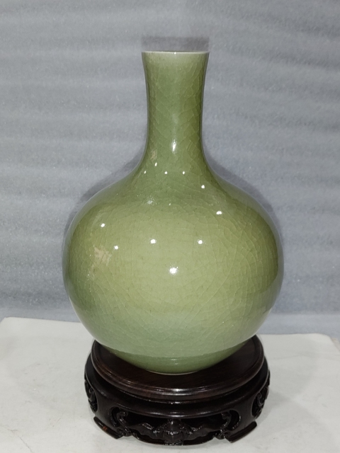 古玩陶瓷豆青釉天球瓶拍賣，當(dāng)前價(jià)格368元