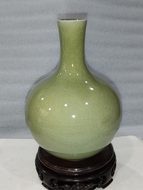 古玩陶瓷豆青釉天球瓶拍賣，當(dāng)前價(jià)格368元