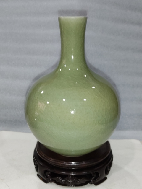 古玩陶瓷豆青釉天球瓶拍賣，當(dāng)前價(jià)格368元