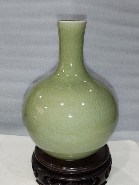 古玩陶瓷豆青釉天球瓶拍賣，當(dāng)前價(jià)格368元