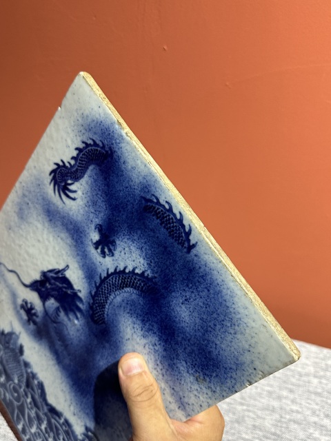 古玩陶瓷清代中期青花魚化龍瓷板拍賣，當(dāng)前價(jià)格68500元