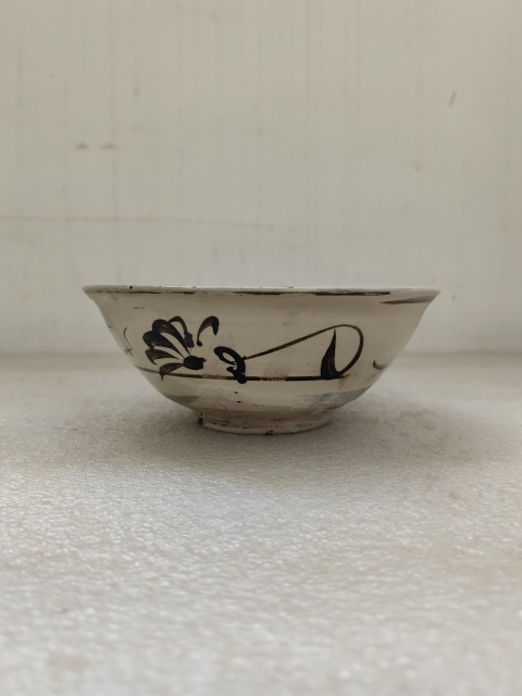 古玩陶瓷磁州窯白地褐彩碗拍賣，當前價格480元