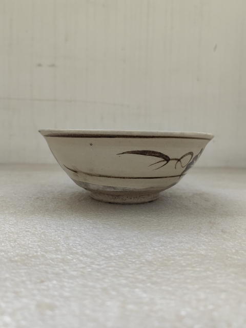 古玩陶瓷磁州窯白地褐彩碗拍賣，當前價格480元