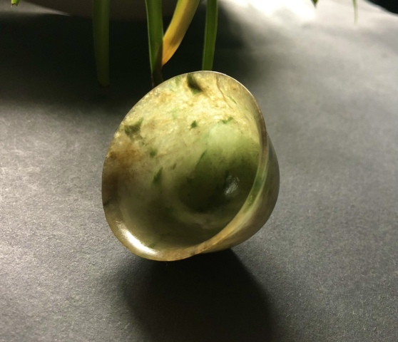 古玩玉器清代超一流官造冰種飄花帶底寬老翡翠杯子拍賣，當前價格60000元