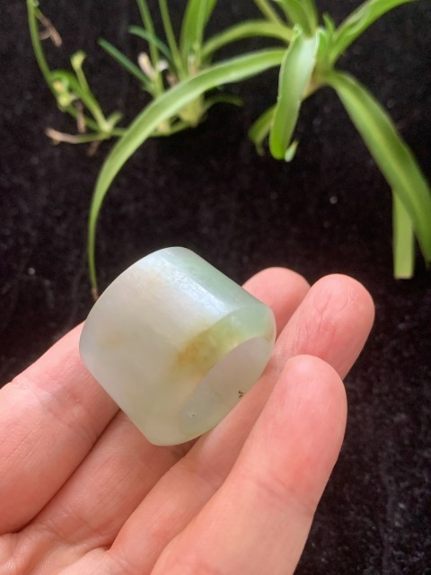 古玩玉器清代天然翡翠雕“素紋扳指”拍賣,當前價格6500元