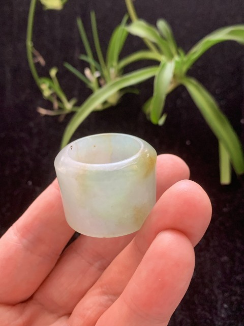 古玩玉器清代天然翡翠雕“素紋扳指”拍賣,當前價格6500元