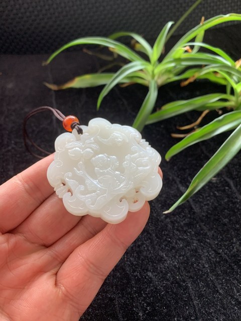 古玩玉器清代和田一級(jí)白玉福自天來牌子拍賣,當(dāng)前價(jià)格180000元
