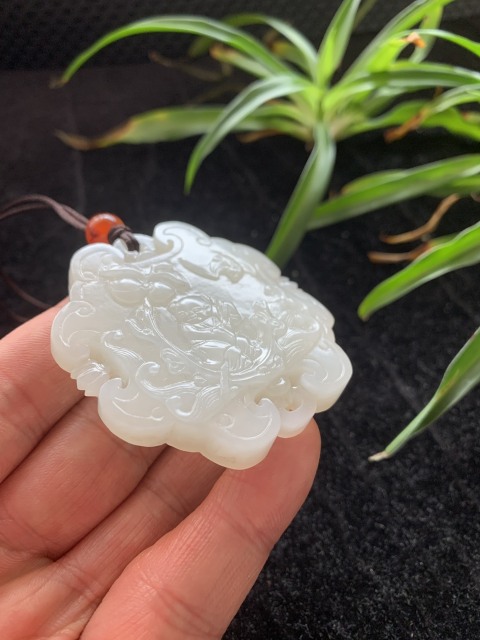 古玩玉器清代和田一級(jí)白玉福自天來牌子拍賣,當(dāng)前價(jià)格180000元