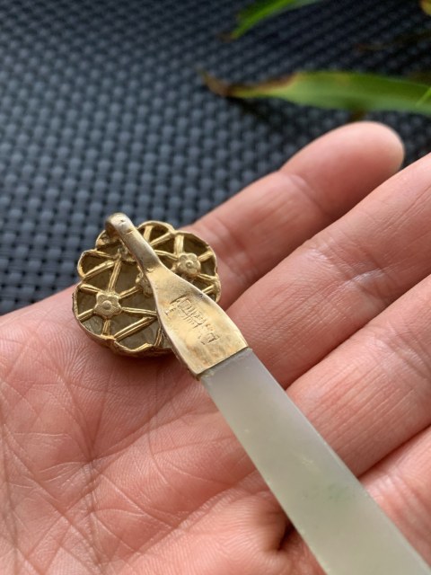 古玩玉器清代和田玉老包銀鎏金發(fā)簪拍賣(mài),當(dāng)前價(jià)格4200元