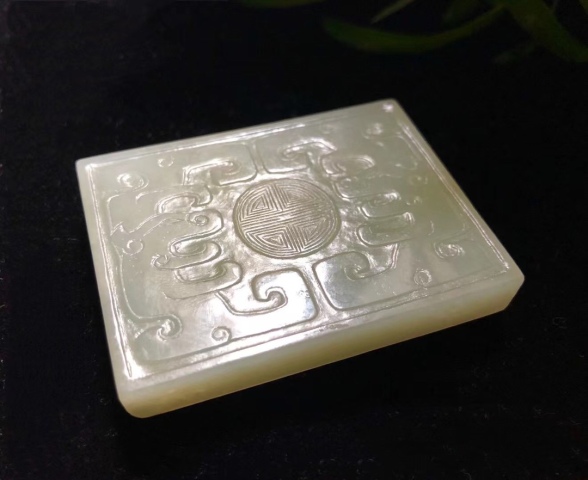 古玩玉器清中期和田白玉籽料雙龍捧壽帶扣拍賣,當前價格35000元