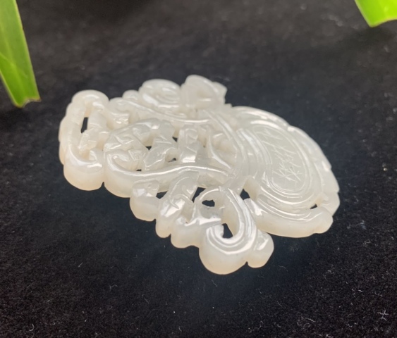古玩玉器清代和田白玉花籃佩拍賣，當前價格22000元