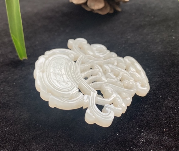 古玩玉器清代和田白玉花籃佩拍賣，當前價格22000元