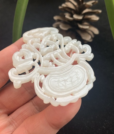 古玩玉器清代和田白玉花籃佩拍賣，當前價格22000元