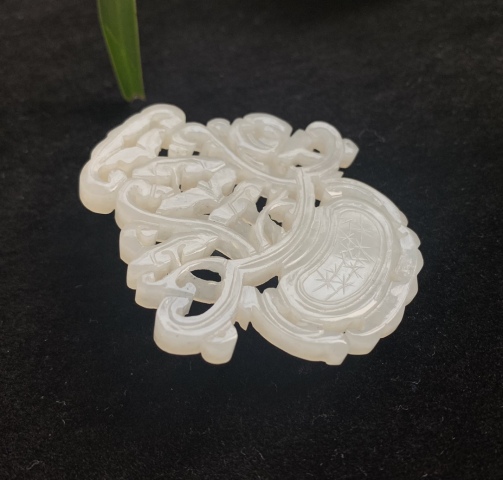 古玩玉器清代和田白玉花籃佩拍賣，當前價格22000元