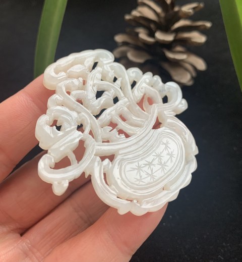 古玩玉器清代和田白玉花籃佩拍賣，當前價格22000元