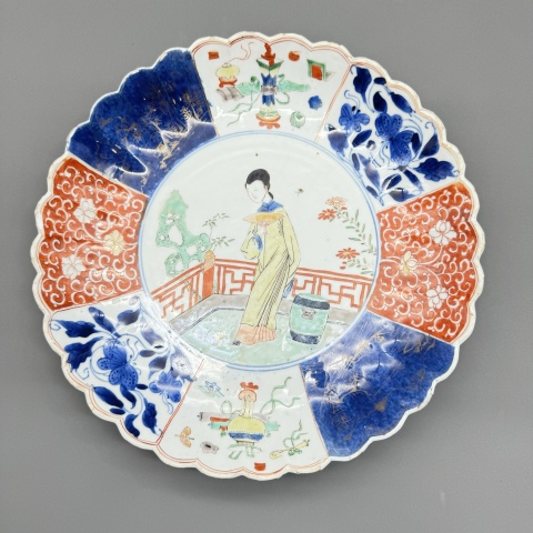 古玩陶瓷清康熙青花五彩庭院仕女人物菊瓣盤拍賣，當前價格15000元