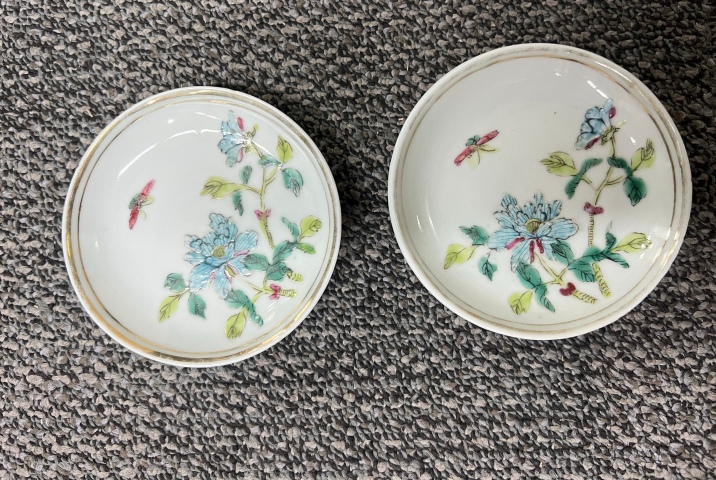 古玩陶瓷清晚粉彩花蝶紋小盤一對拍賣,當前價格2800元