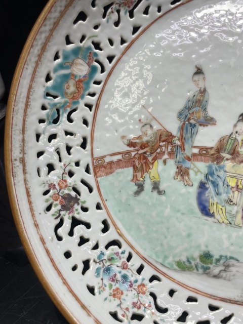 古玩陶瓷清雍正粉彩人物故事婁空臥盤拍賣，當(dāng)前價格28000元