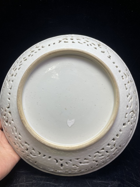 古玩陶瓷清雍正粉彩人物故事婁空臥盤拍賣，當(dāng)前價格28000元